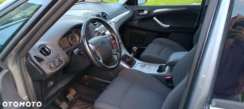 Ford S-Max - 10
