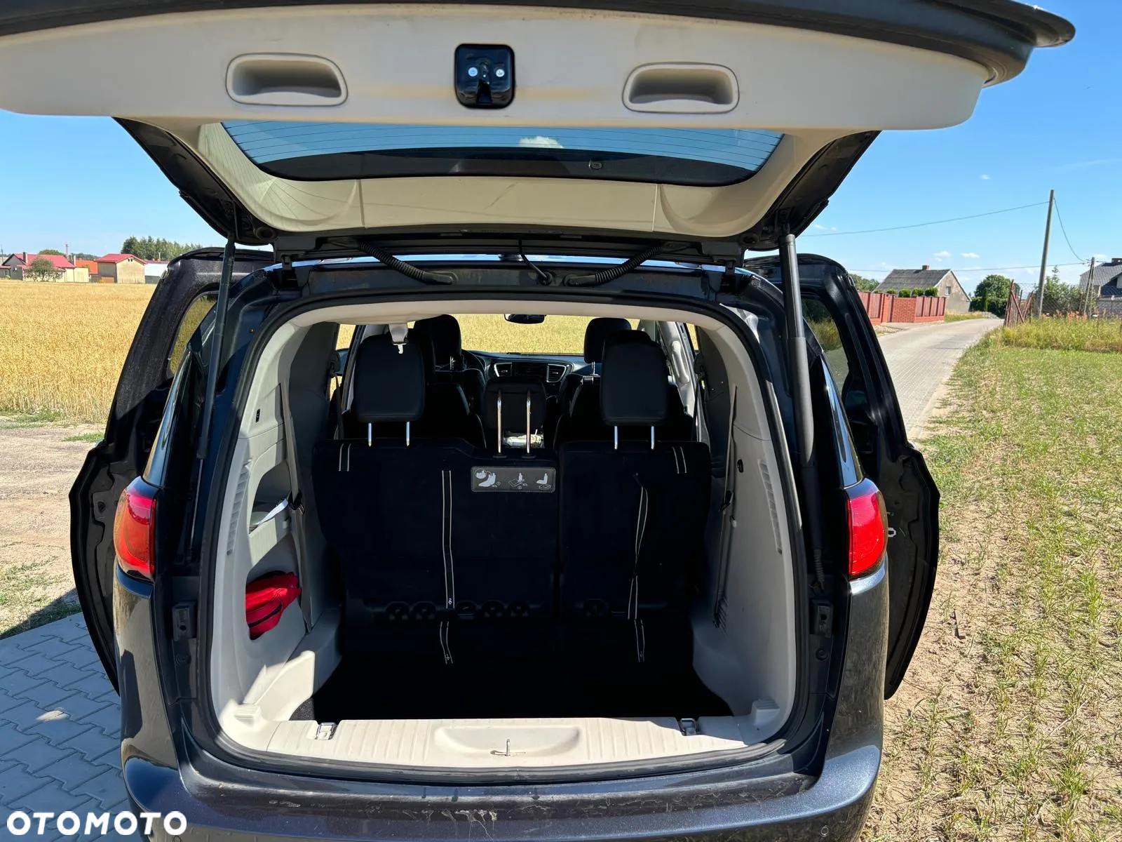 Chrysler Pacifica - 8