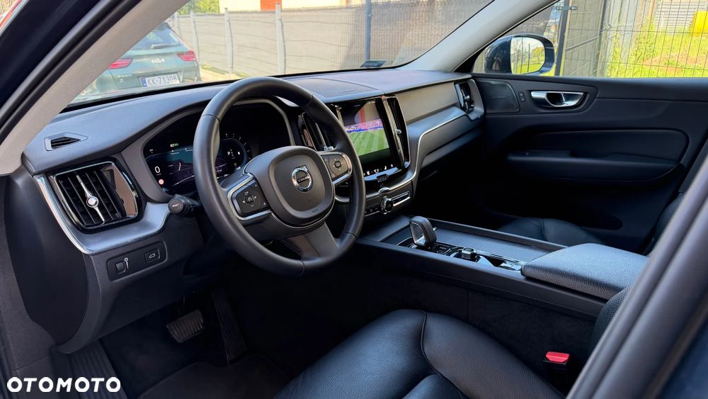 Volvo XC 60 B4 B Momentum Pro - 11
