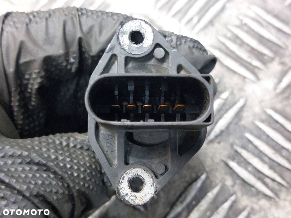 PRZEPŁYWOMIERZ PORSCHE CAYENNE I 3.2 V6 F00C2G2076 - 3