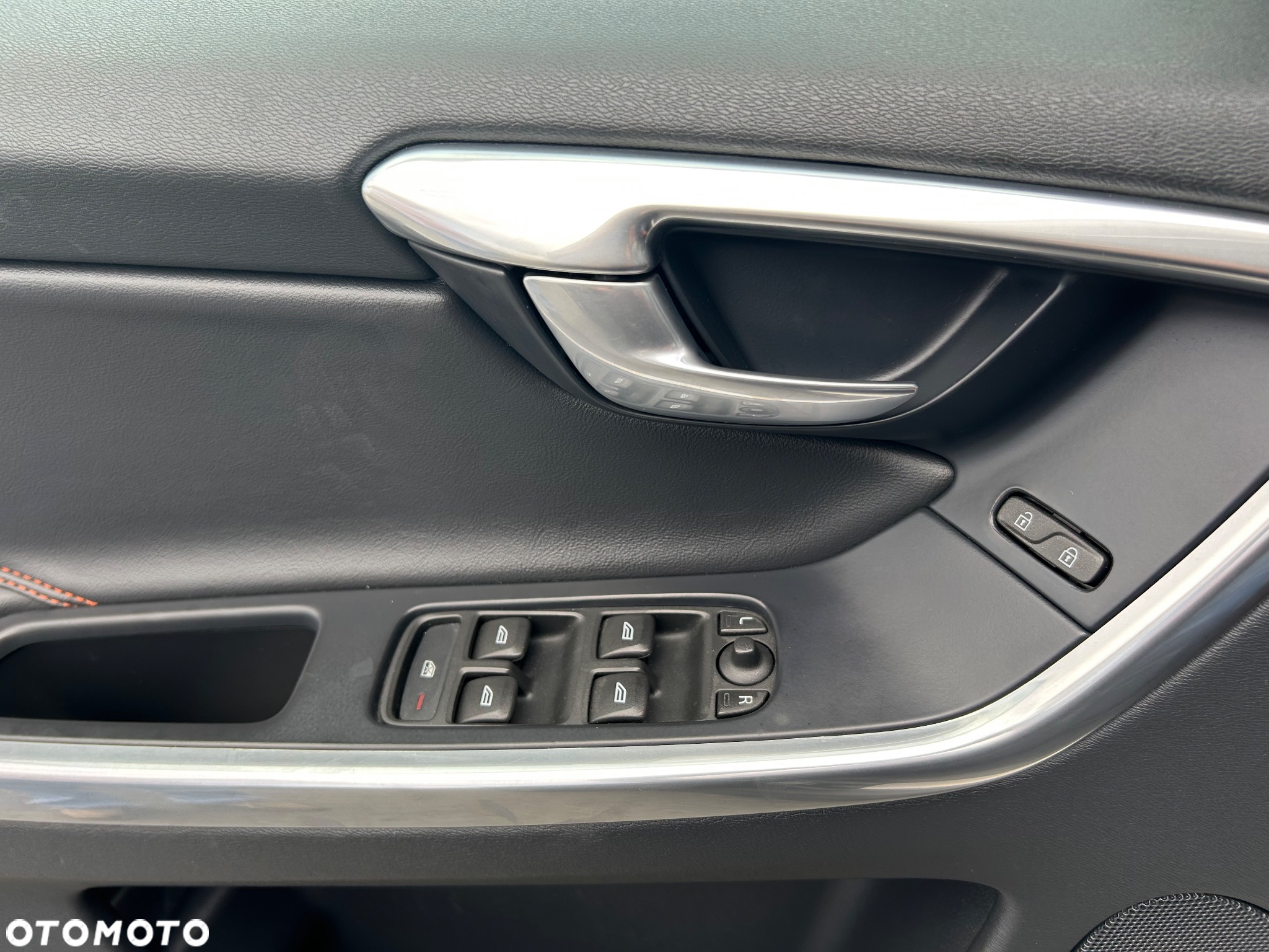 Volvo XC 60 D4 Kinetic - 34