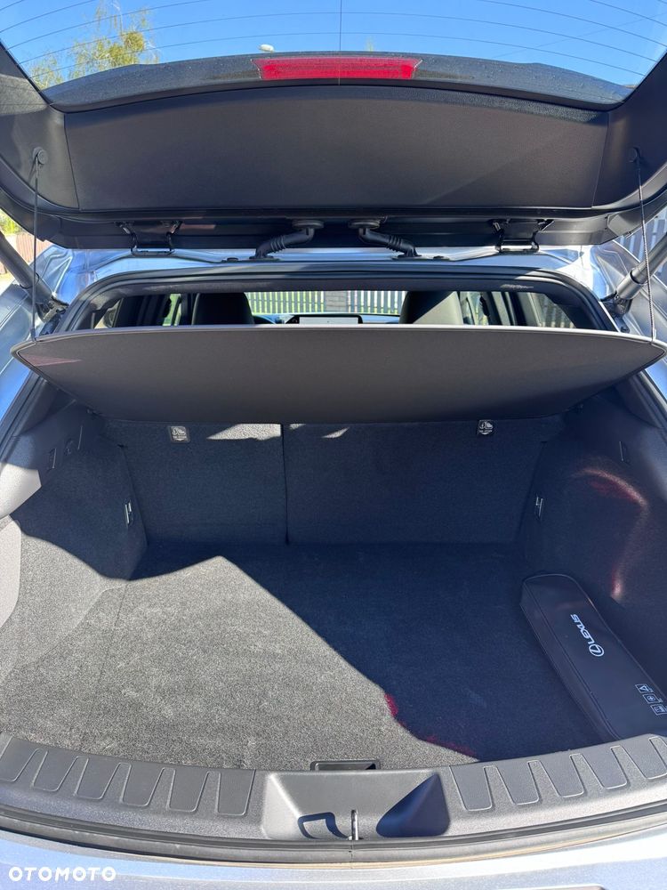 Lexus UX - 16