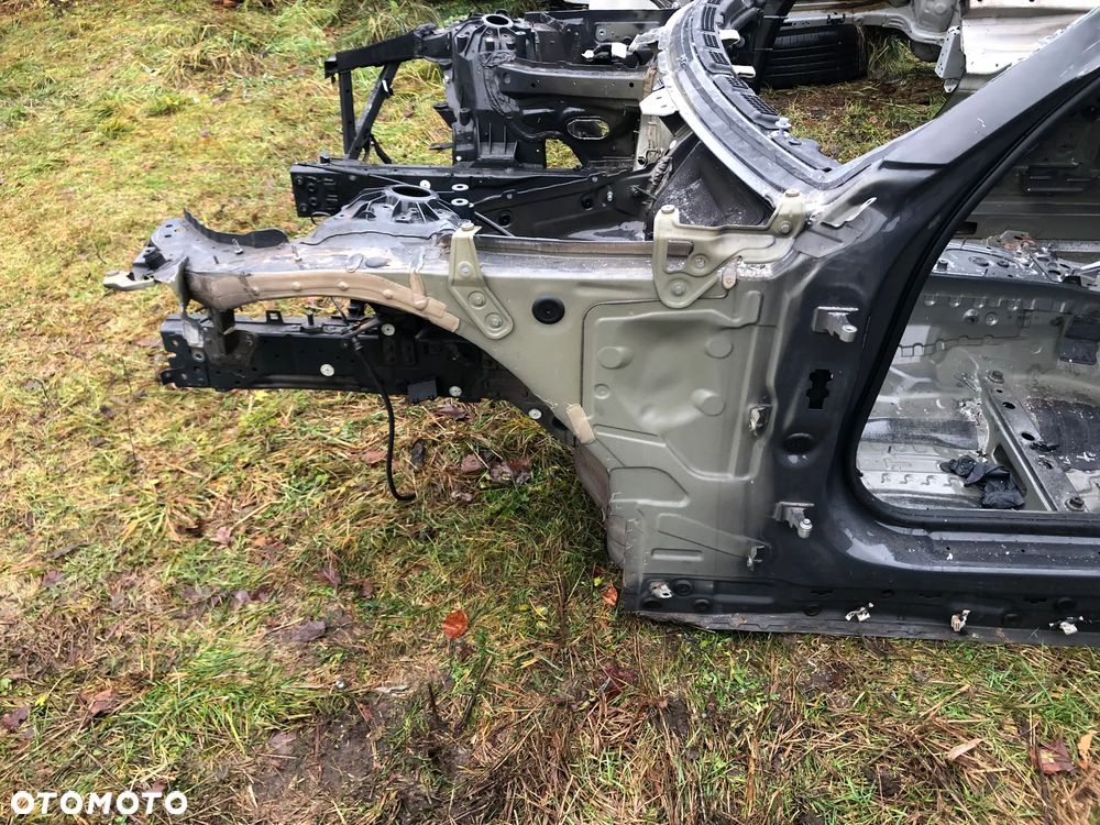 KAROSERIA Z DOKUMENTAMI BMW 3 G21 320d - 2