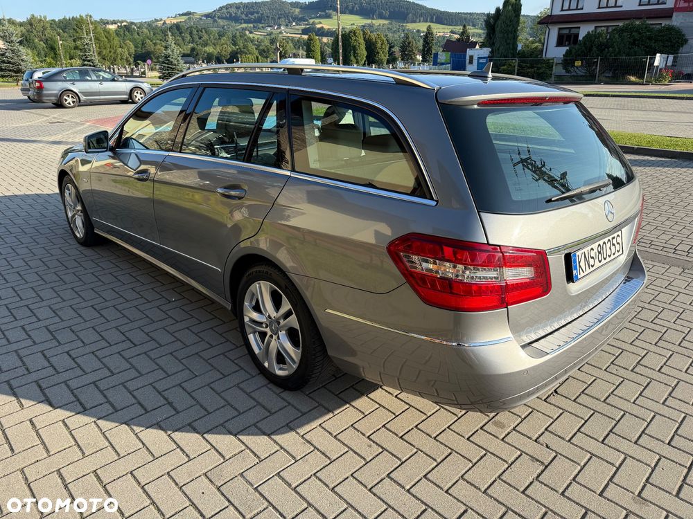Mercedes-Benz Klasa E 220 CDI DPF BlueEFFICIENCY Automatik Avantgarde - 9