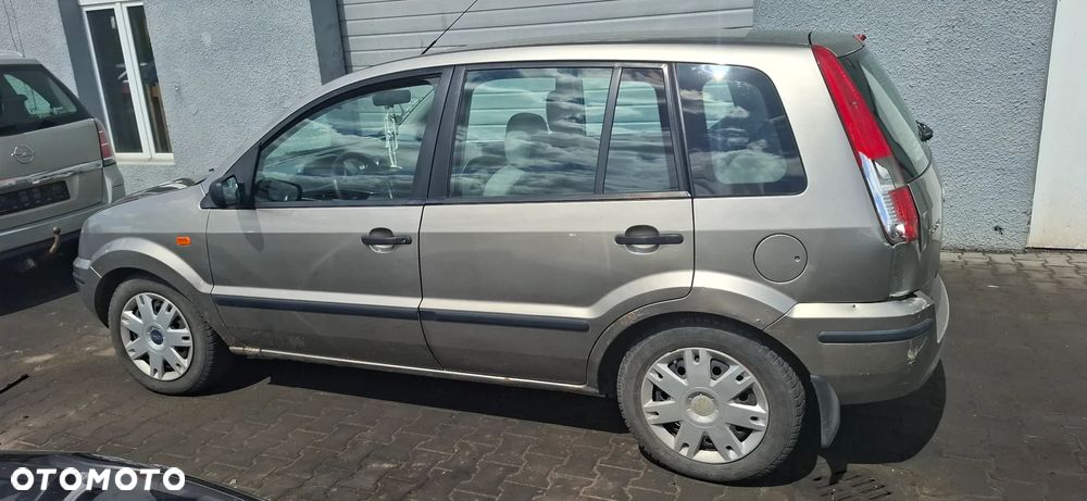 Ford Fusion na części - 1