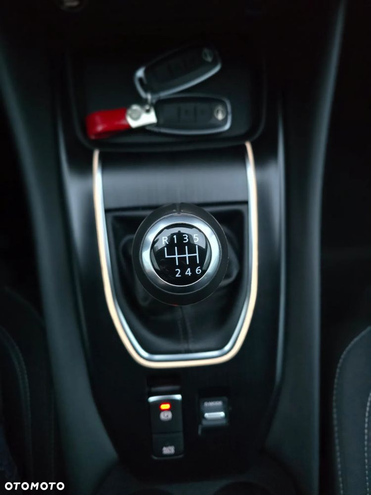 Nissan Qashqai 1.3 DIG-T SHIRO - 26