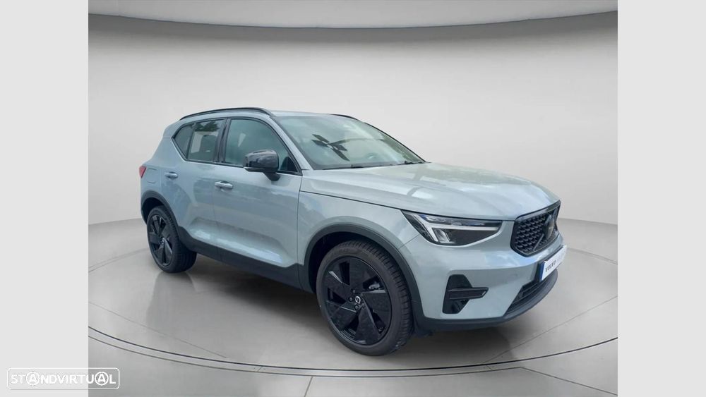 Volvo XC 40 2.0 B3 Plus Dark - 4