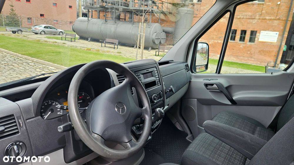 Mercedes-Benz Sprinter - 16