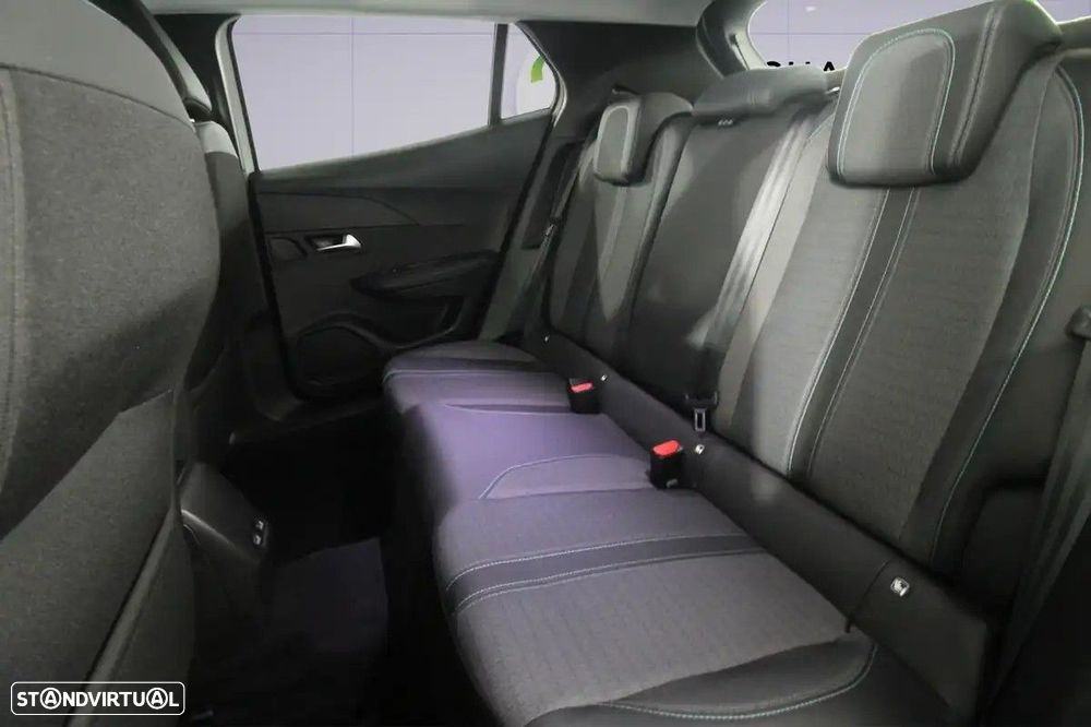 Peugeot e-2008 50 kWh Active - 9