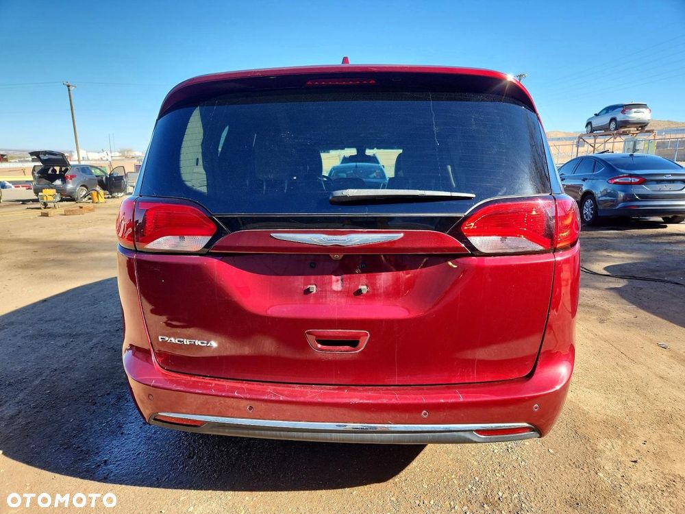 Chrysler Pacifica - 5