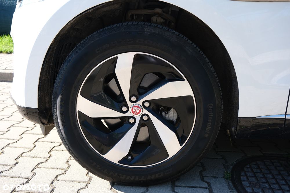 Jaguar F-Pace P250 AWD SE - 9