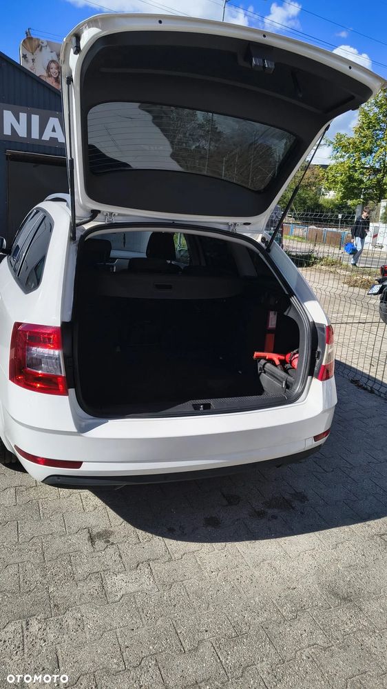 Skoda Octavia 1.6 TDI Ambition - 12