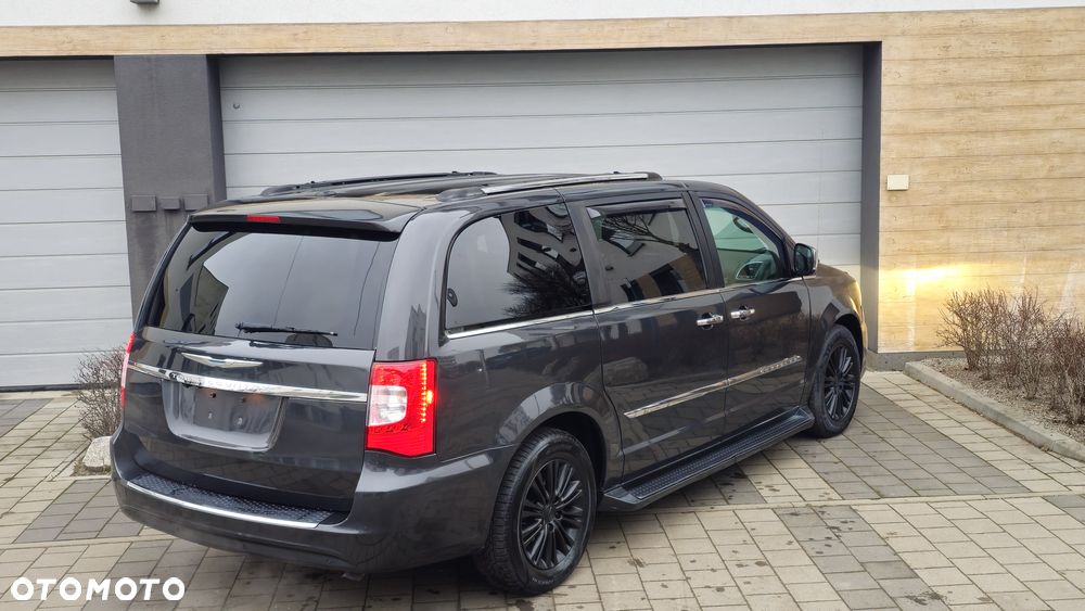Chrysler Town & Country 3.6 Limited - 6