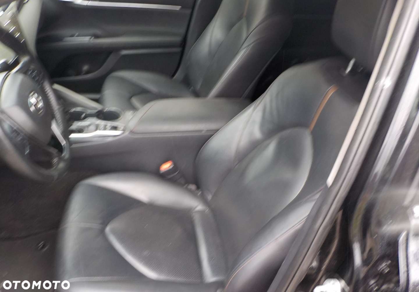 Toyota Camry - 24