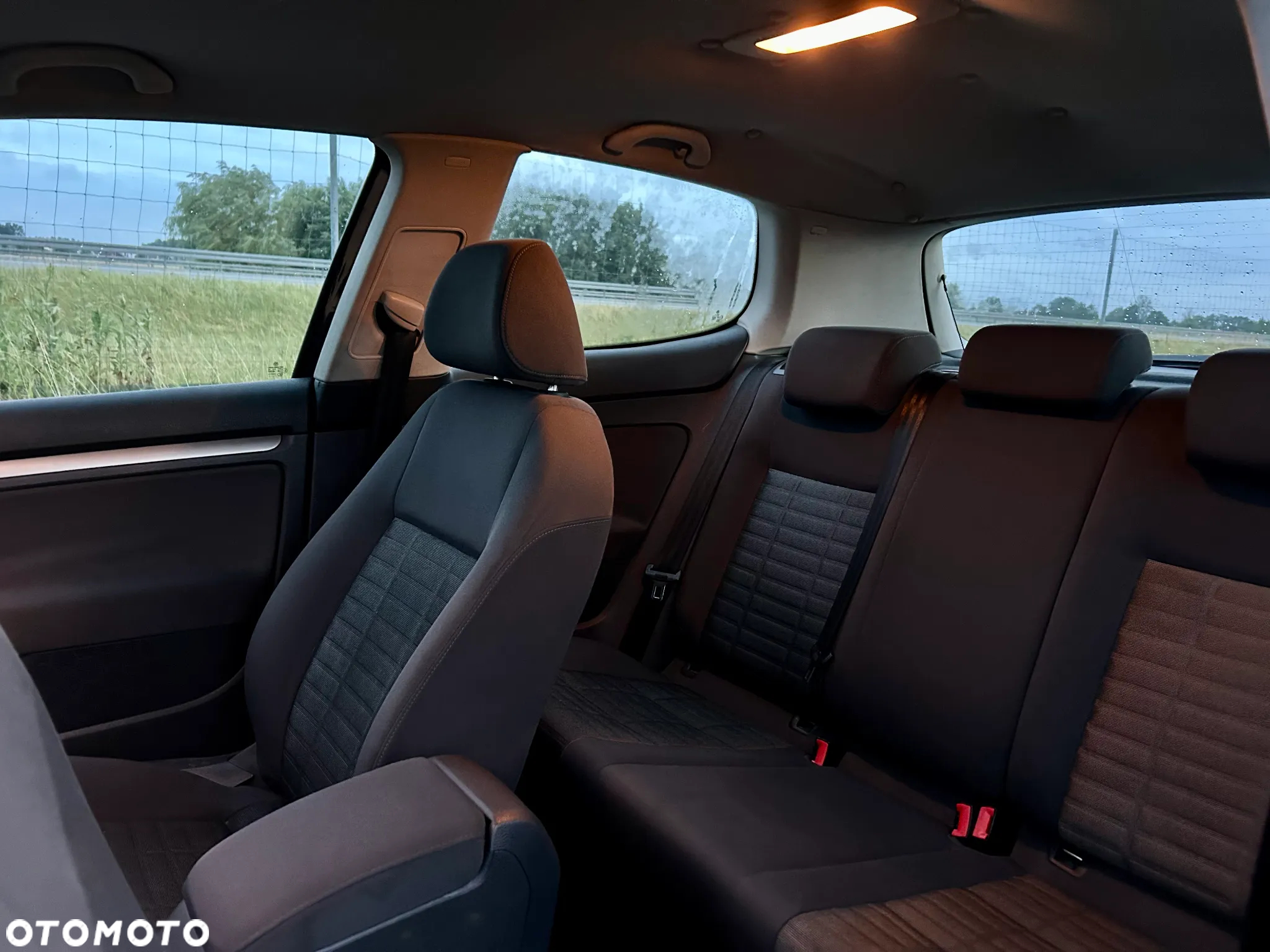 Volkswagen Golf V 1.9 TDI Comfortline - 14
