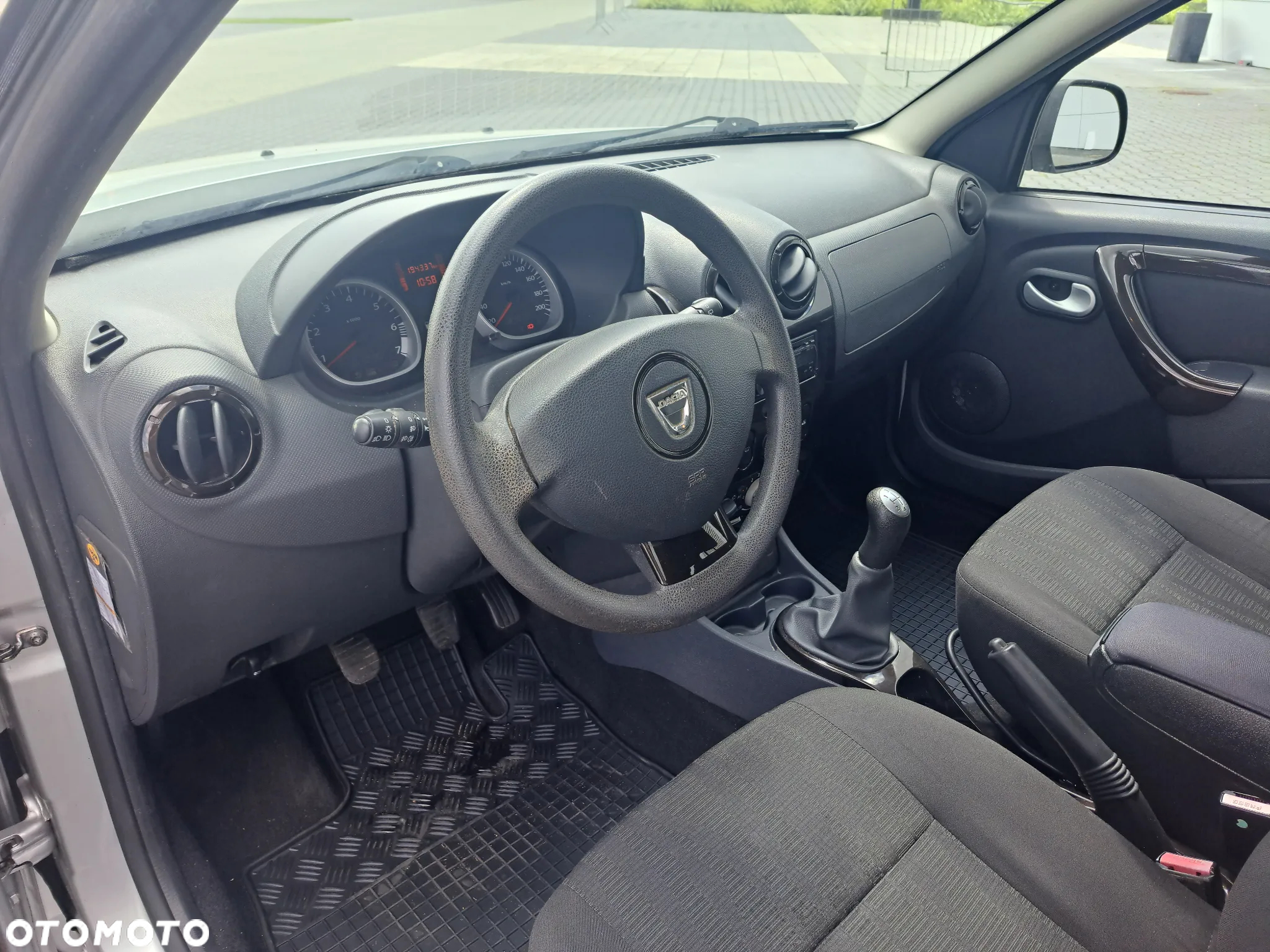 Dacia Duster 1.6 16V 4x2 Ambiance - 11