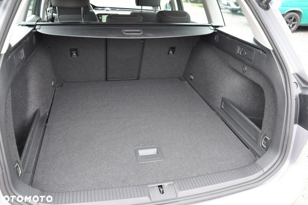 Volkswagen Passat - 27