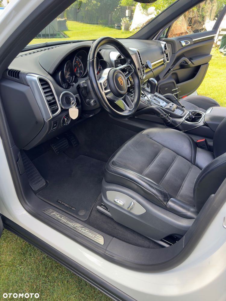 Porsche Cayenne Diesel Platinum Edition - 19