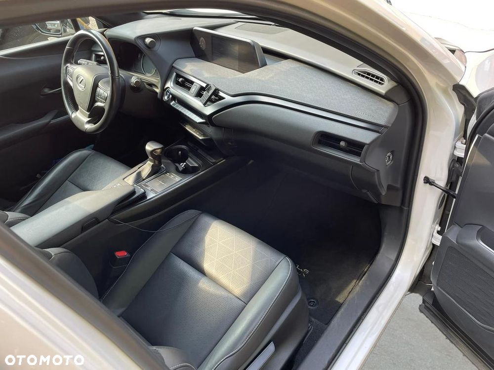 Lexus UX 250h F Sport 2WD - 7