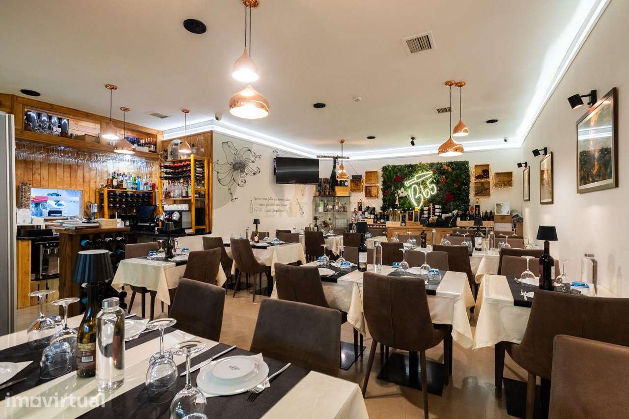 Restaurante à Venda no Centro Comercial da Portela - Grande imagem: 2/15
