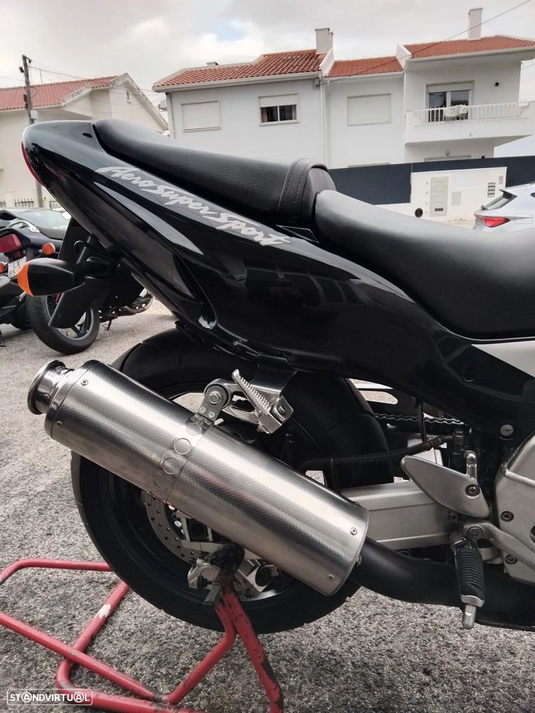 Yamaha Thunderace - 5