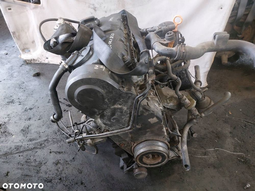 SILNIK KOMPLETNY DIESEL  VOLKSWAGEN PASSAT B5 FL AVB 038130073J WYPRZEDAŻ - 2