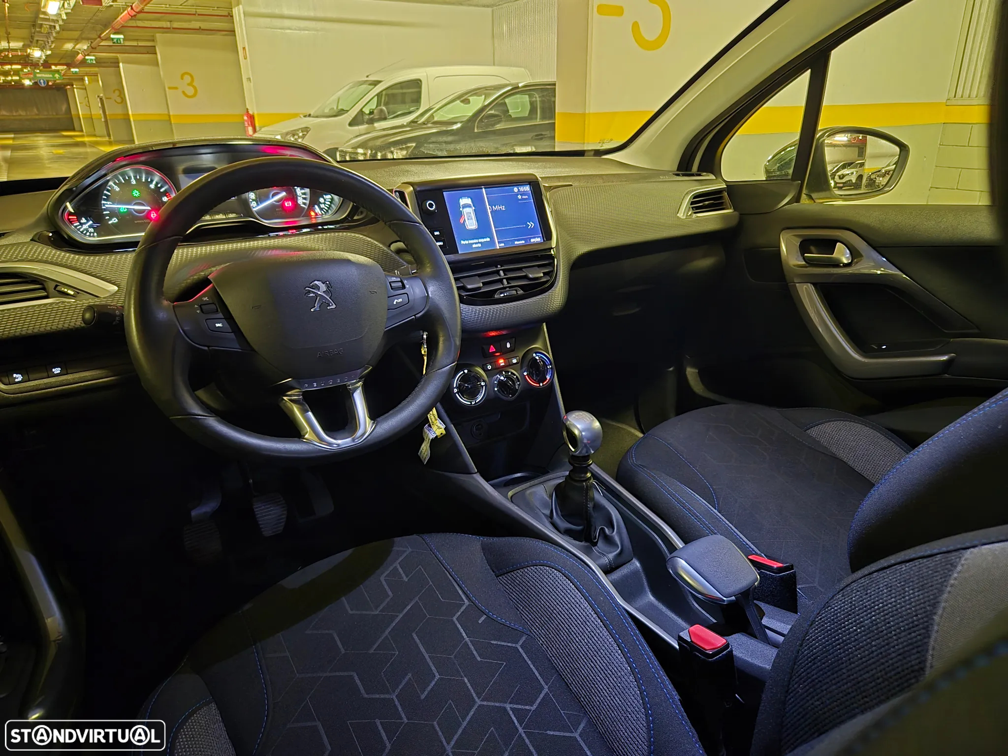 Peugeot 2008 1.5 BlueHDi Style - 13