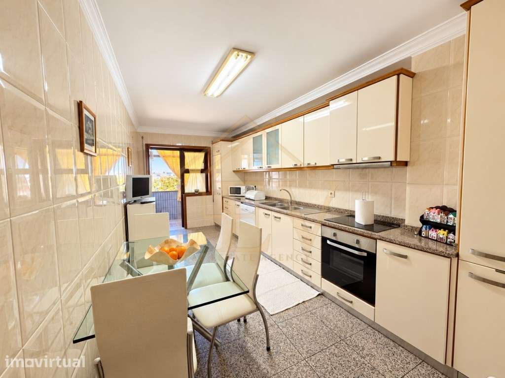 Apartamento T2 com Terraço, Garagem e Arrecadação | São Mamede de I... - Grande imagem: 4/18