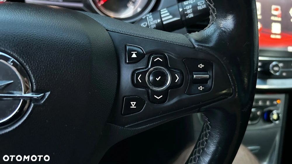 Opel Astra IV 1.6 CDTI Cosmo - 17