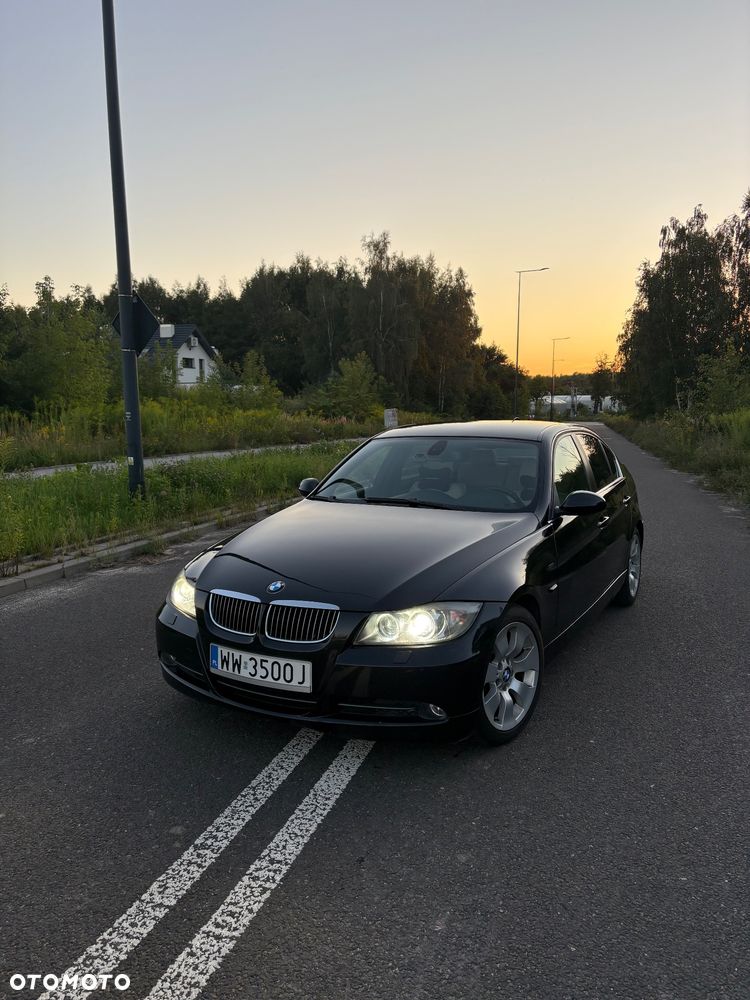 BMW Seria 3 330i - 3