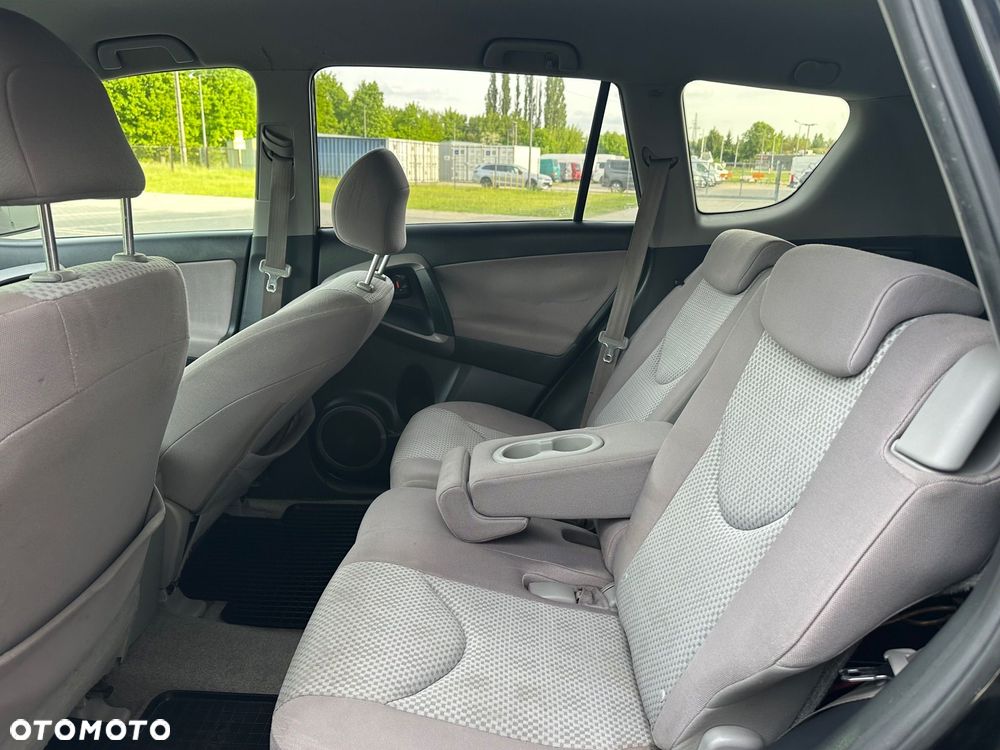 Toyota RAV4 - 8