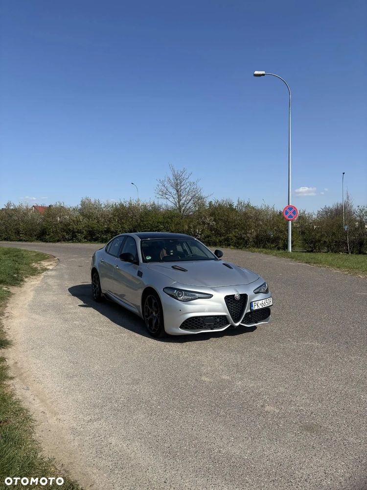 Alfa Romeo Giulia 2.0 Turbo 16V AT8-Q4 Veloce Ti - 12