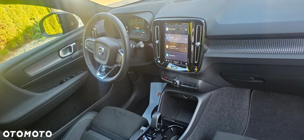 Volvo XC 40 B4 Plus Black Edition - 18