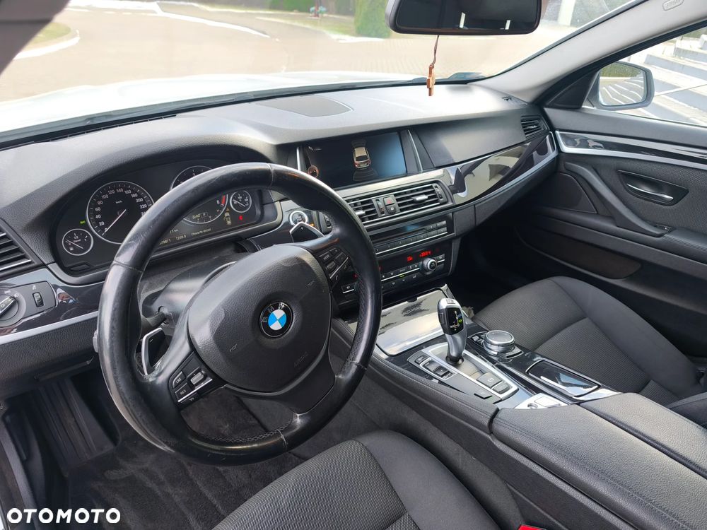 BMW Seria 5 520d - 5