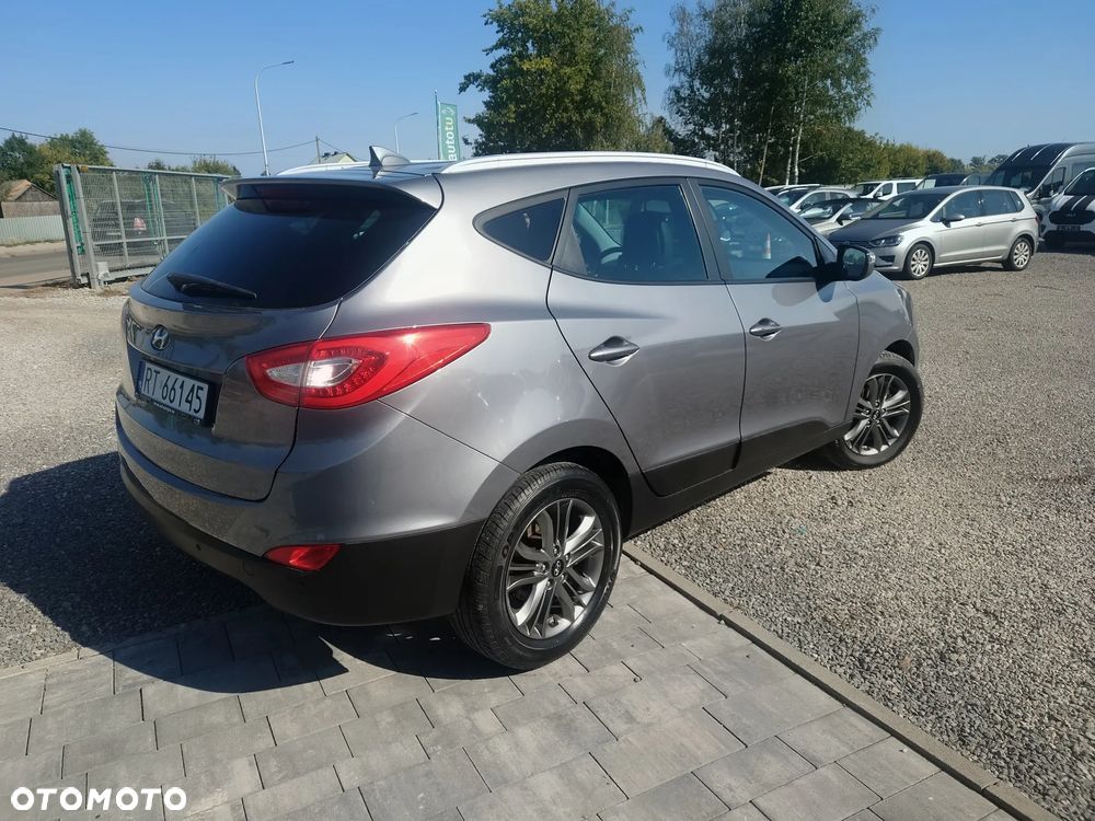 Hyundai ix35 2.0 CRDi 4WD Fifa World Cup Gold Edition - 5