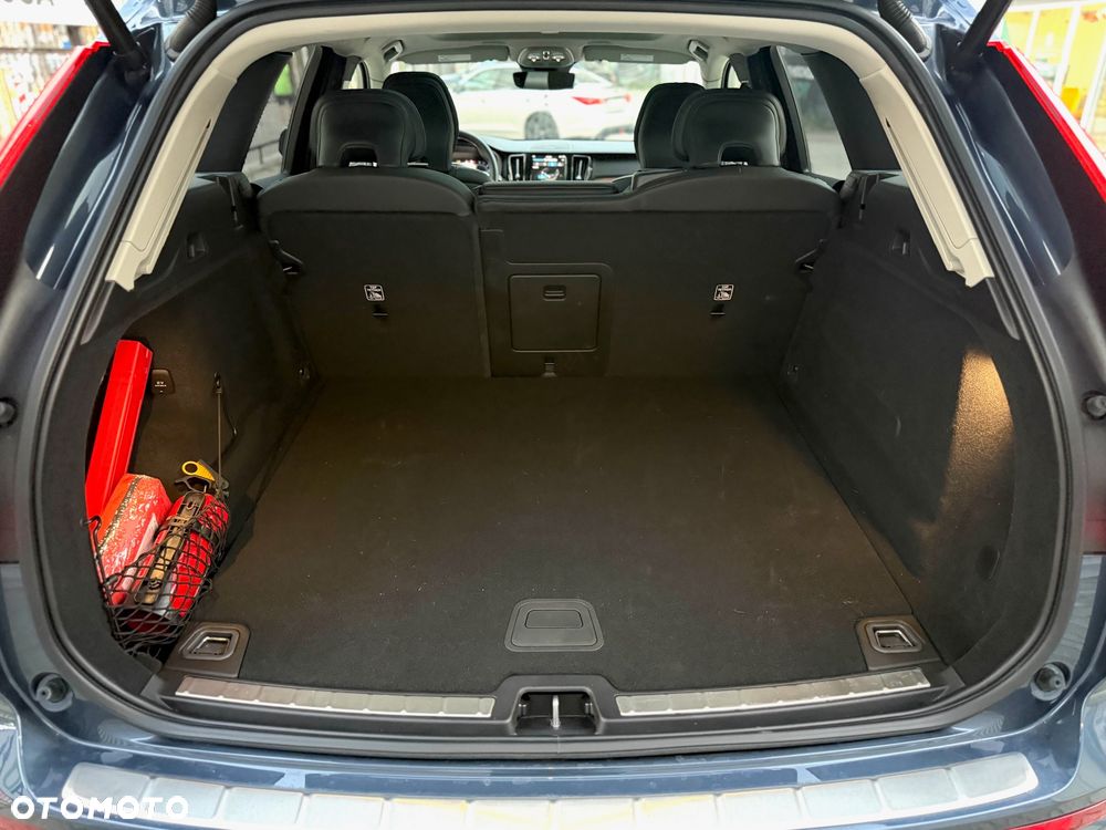 Volvo XC 60 B5 B AWD Ultimate Dark - 20