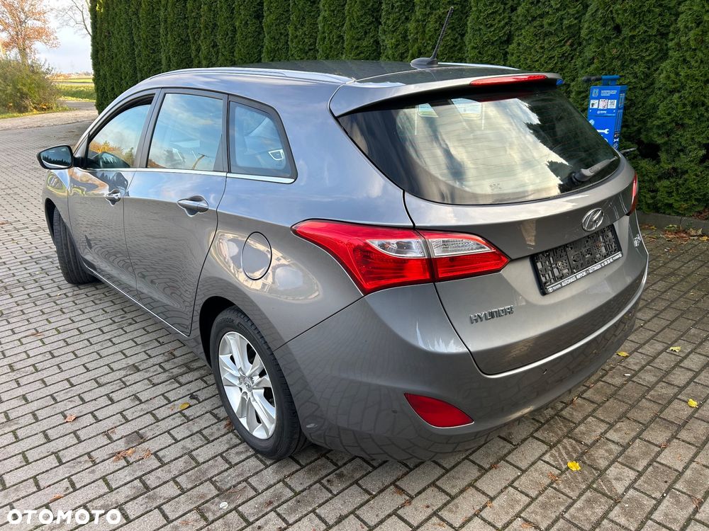 Hyundai i30 1.6 CRDi Fifa World Cup Edition - 8