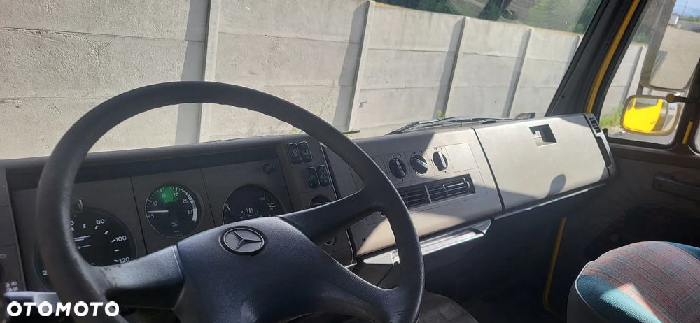 Mercedes-Benz 814 - 8