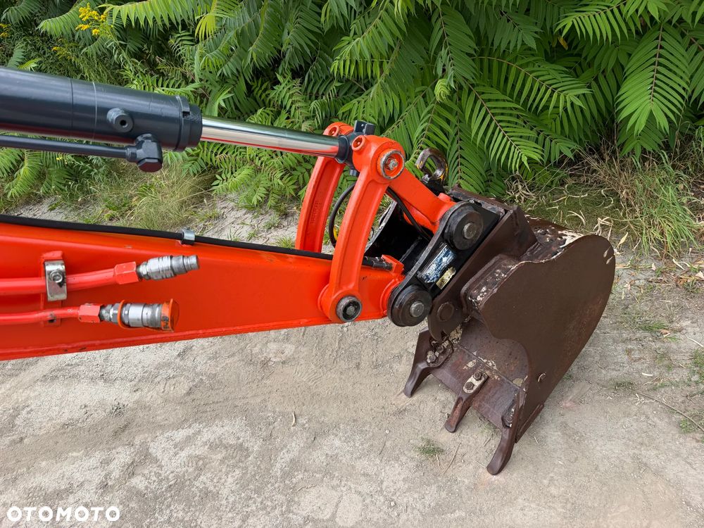 Kubota U55-4. koparka Gąsienicowa 5,5 tony. 2016 rok. 3700 mtg! KLIMATYZACJA. Długie ramie plus! 3sekcje Hydrauliczne. zamki na tłokach. Koparka Jak nówka sztuka. Zadbana zero zużycia. Z gospodarstwa Norweskiego. Zmiana łyżek Hydrauliczna. LENHOFF. Ani deka luzów wycieków. Szybka wolna jazda. Gąski perfekt stan. OKAZJA TANIO. Aktualna Dekra. Po serwisach eksploatacyjnych. Mocny silnik Kubota 4 cylindry! Zamki na tłokach. Nagłośnienie Wielka Okazja - 20