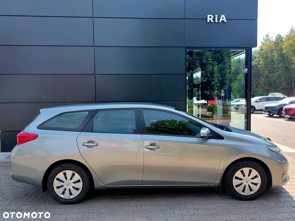 Toyota Auris 1.4 D-4D Active - 5