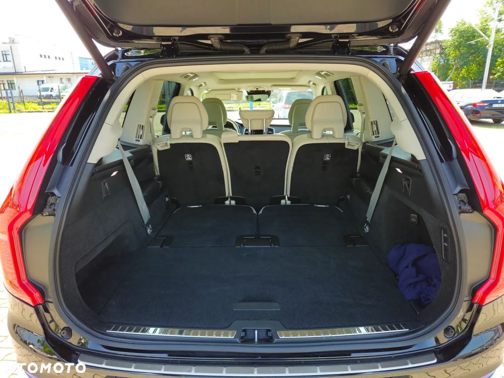 Volvo XC 90 - 8