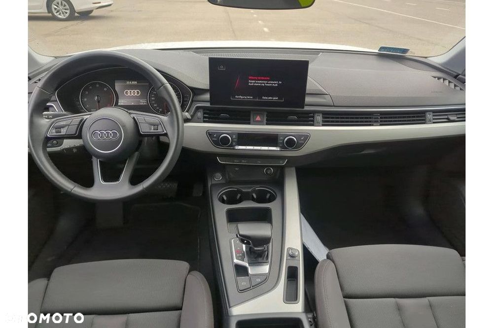 Audi A4 Limousine - 11