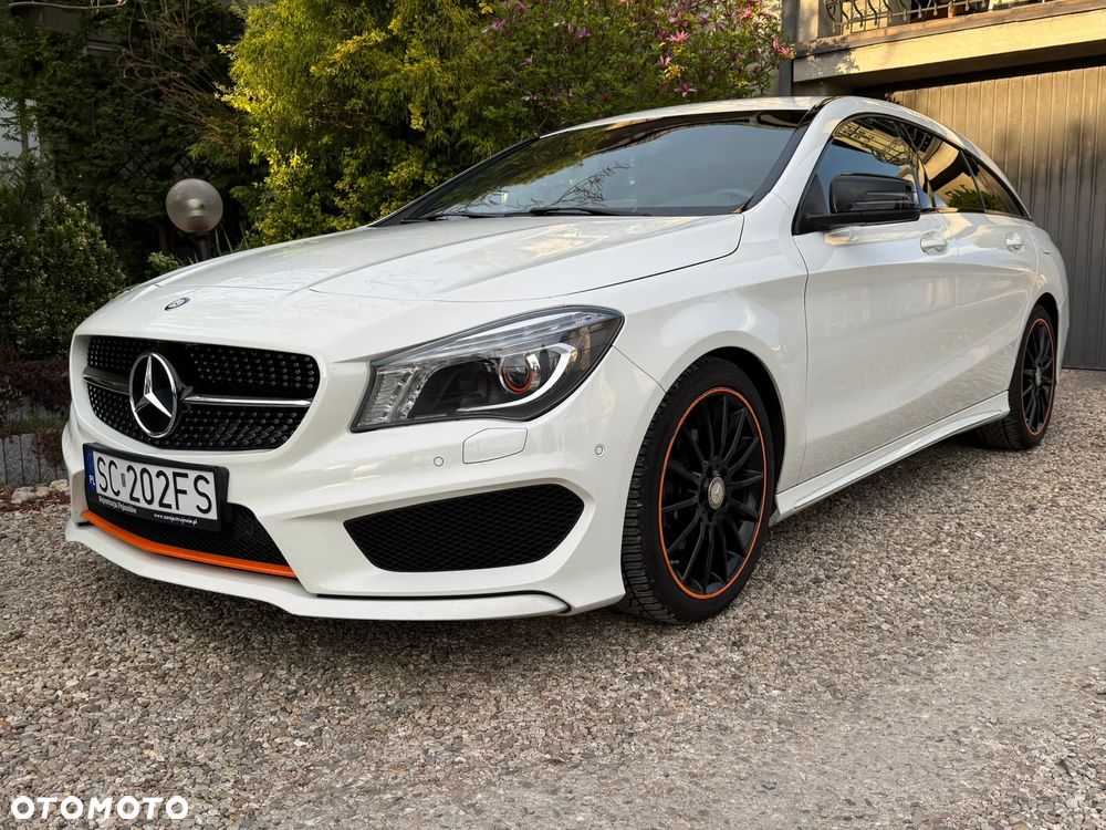 Mercedes-Benz CLA 200 7G-DCT Orange Art Edition - 2