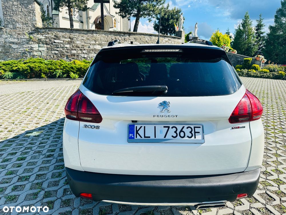 Peugeot 2008 1.2 Pure Tech GPF Allure S&S EAT6 - 13