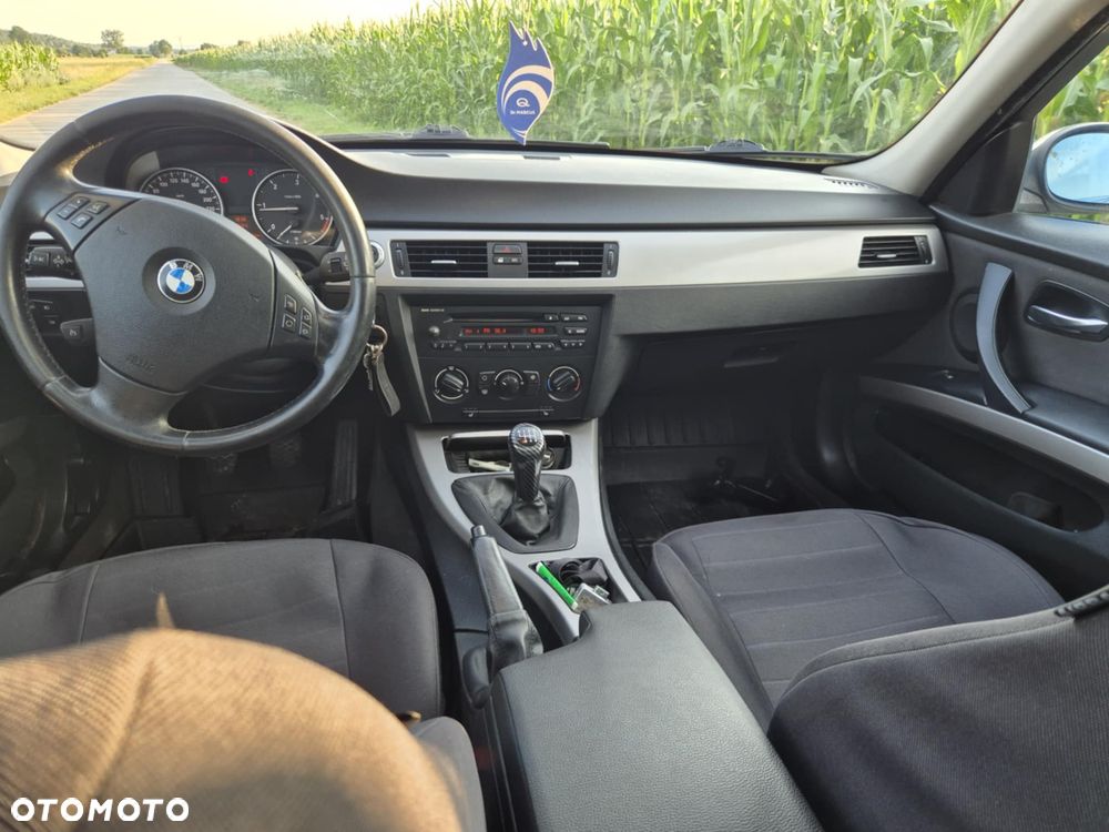 BMW Seria 3 320d - 10