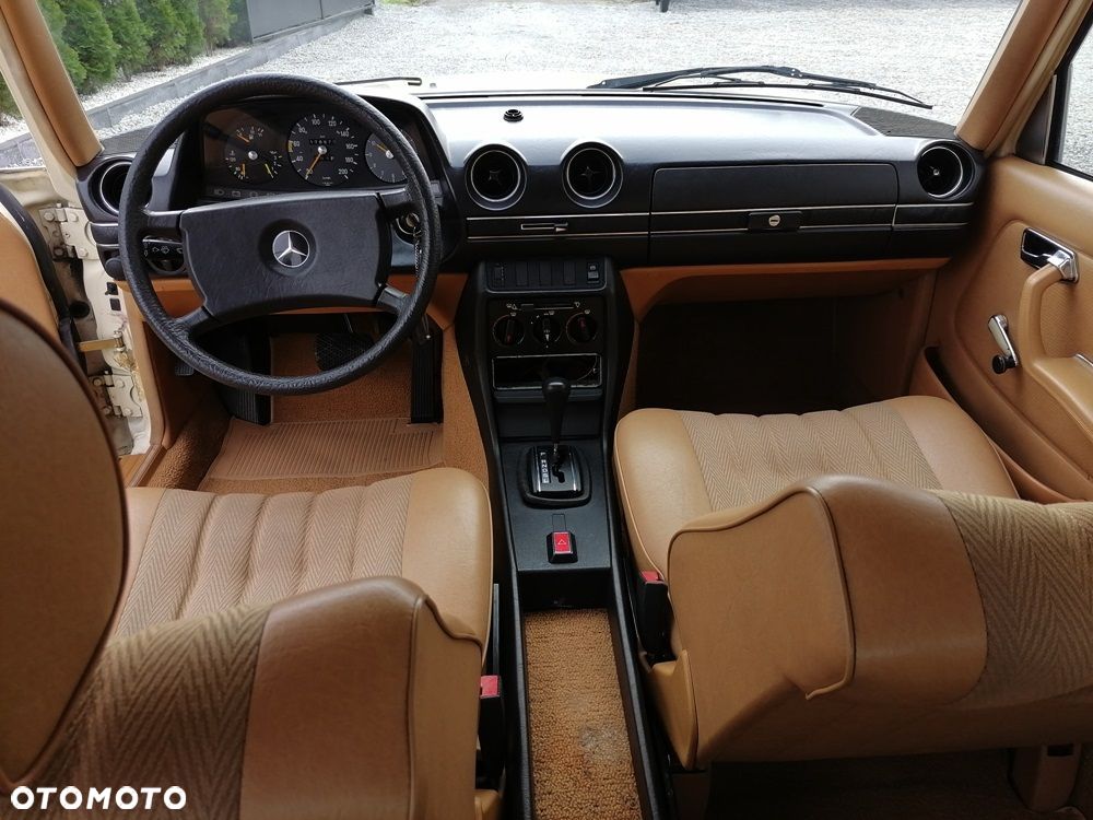 Mercedes-Benz W123 - 4