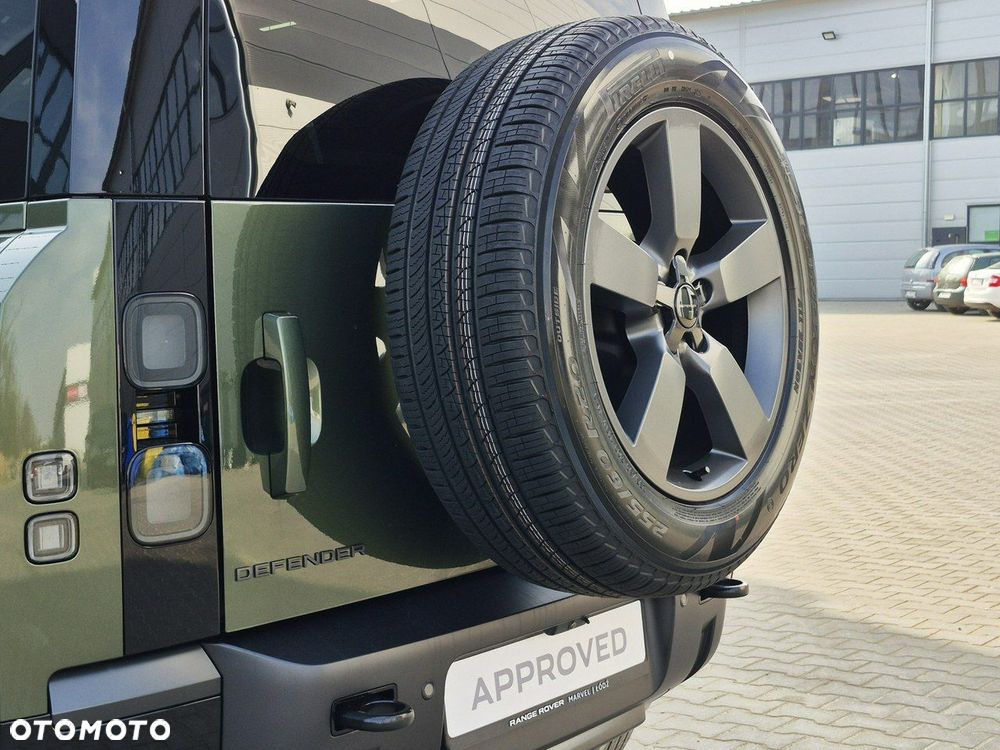 Land Rover Defender - 17