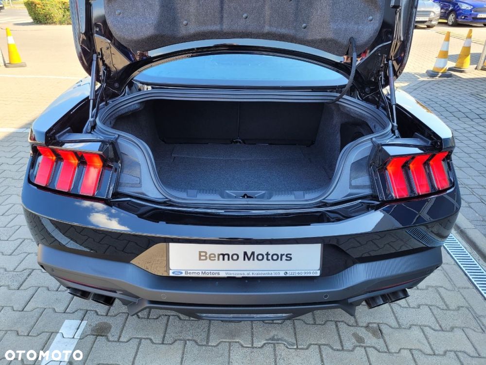 Ford Mustang - 24