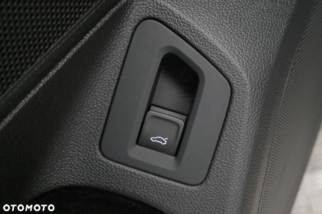 Volkswagen Passat 2.0 TSI Business DSG - 17