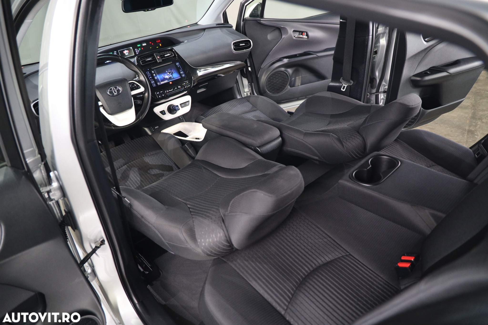 Toyota Prius 1.8 Dual VVT-i Sol - 7